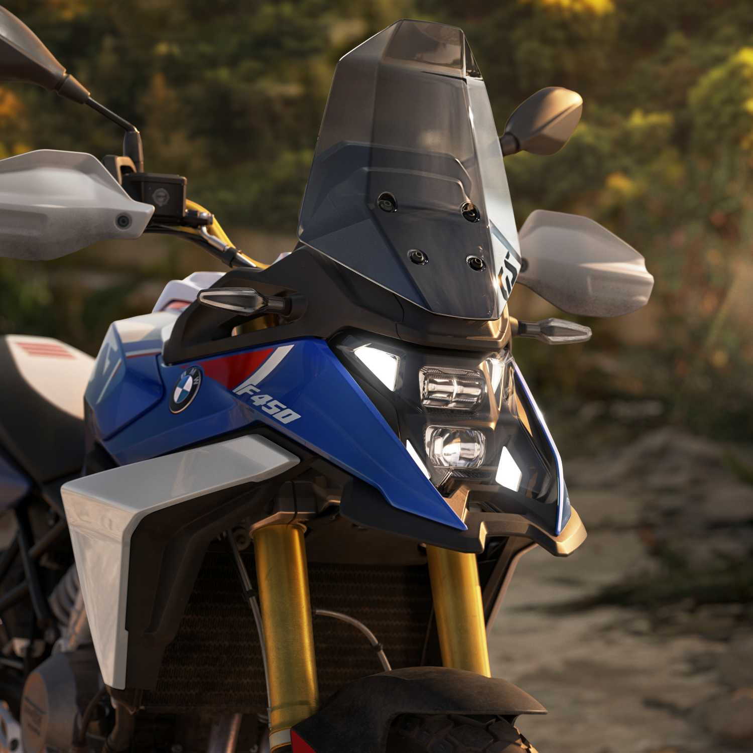 BMW F450GS virajlı asfalt yolda
