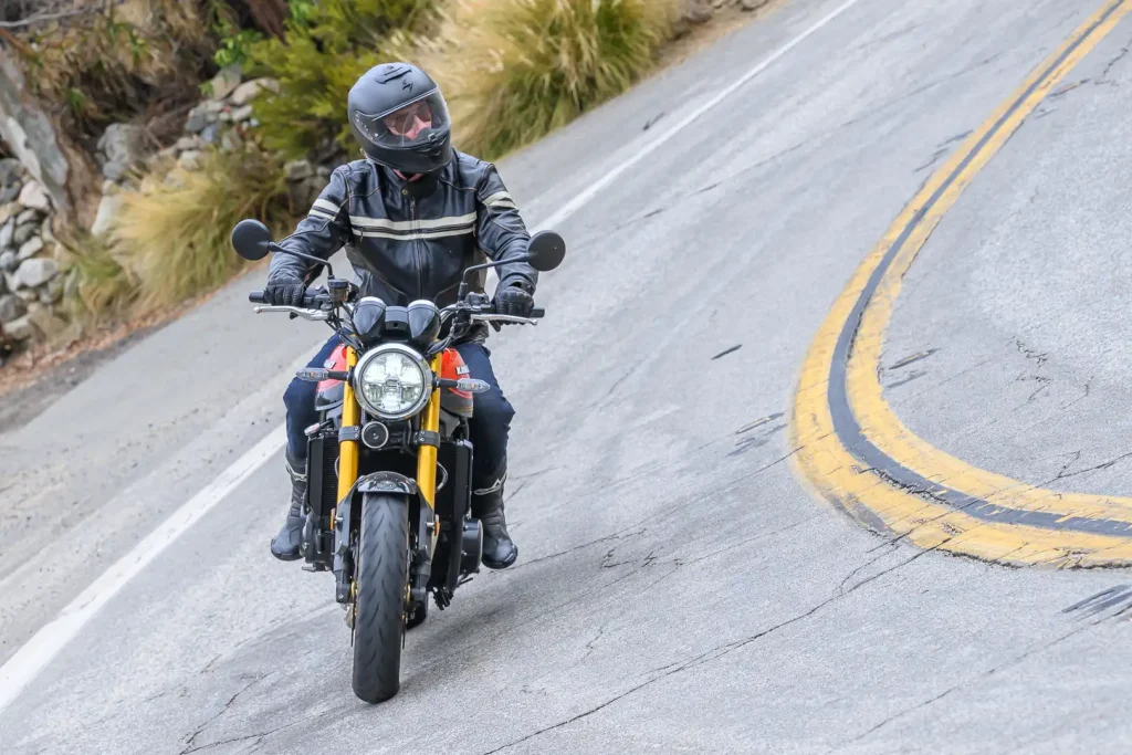 2026 Kawasaki Z900RS SE