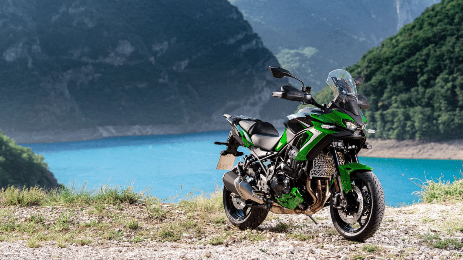 Kawasaki Versys 900, 948 cc motoruyla tanıtıldı