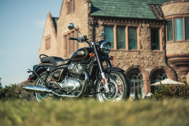 Royal Enfield Bullet 650, Kuzey Amerika’da ilk kez gösterildi — Total Motorcycle fotoğrafı 1